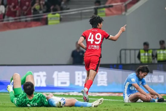 海港3-0英博止颓 李新翔传射穆斯卡特:看到追赶希望 海港3-0英博止颓 李新翔传射穆斯卡特:看到追赶希望