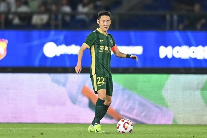 程进左膝内侧副韧带撕裂已扔掉拐杖 三十岁中场自认正当年