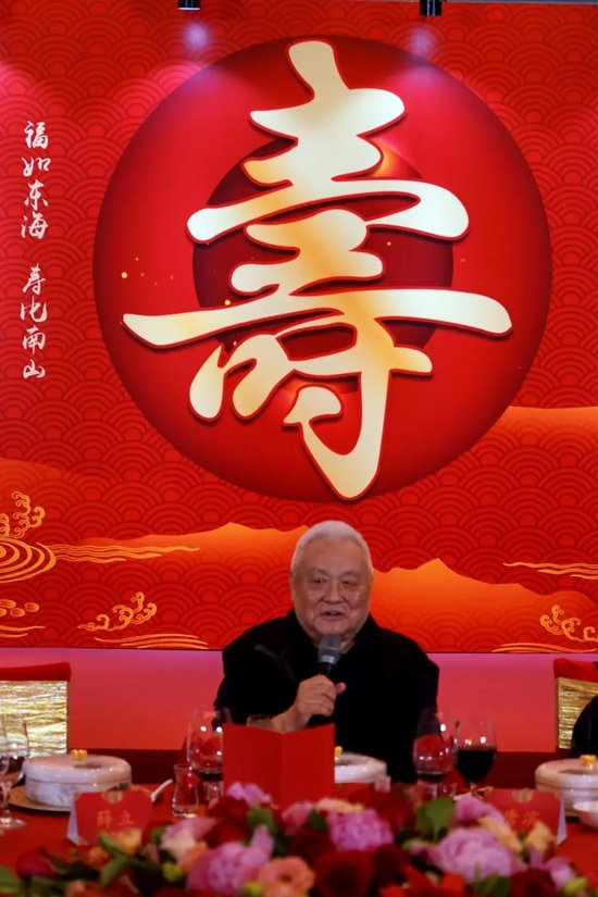 年维泗92岁寿宴：崇明五虎当天往返，徐根宝定调“相聚、感恩、奋斗”