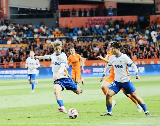 四轮不胜防线崩盘 泰山队周六主场迎战浙江急需三分止血 四轮不胜防线崩盘 泰山队周六主场迎战浙江急需三分止血