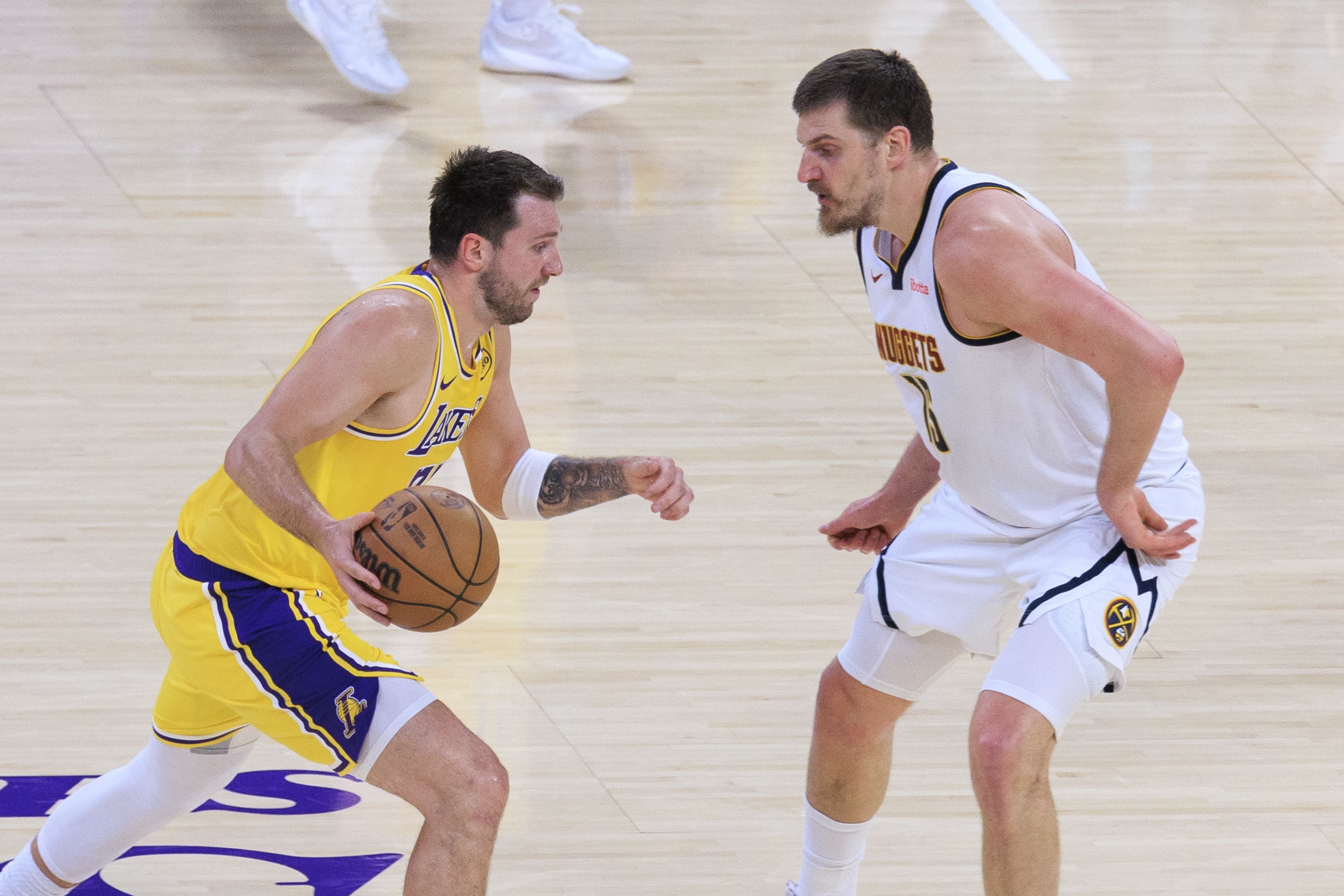 卡佩拉评选NBA足球高手Top5：恩比德领衔，约基奇字母哥在列
